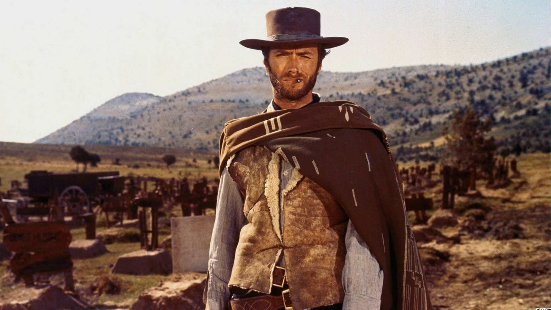 Uma imagem de Clint Eastwood caracterizado como Pistoleiro Sem Nome no filme 'Três Homens em Conflito', de 1966.